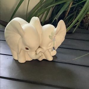 Porcelain Elephants In Love Bisque Figurine Vintage 1993 Homco 3” tall